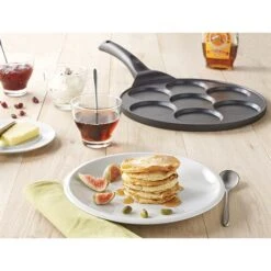 Lot Poêle 7 Blinis Et Entonnoir à Piston -Fournitures Cuisine Boutique 119025 4 1 Lot poele 7 blinis et entonnoir a piston Mathon
