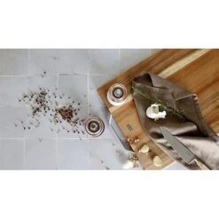 Moulin à Poivre En Bois Effet Cuir Noir -Fournitures Cuisine Boutique 200029 4 1 Moulin a poivre en bois effet cuir noir Ogo