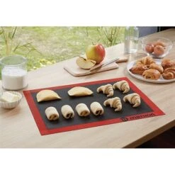 Lot Plaque à Pâtisserie Perforée Et Tapis De Cuisson Perforé -Fournitures Cuisine Boutique 509023 3 1 Lot plaque a patisserie perforee et tapis de cuisson perfore Mathon