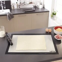 Lekue Tapis De Cuisson En Silicone Et Fibre De Verre 60 Cm -Fournitures Cuisine Boutique 51051 2 3 Tapis de cuisson en silicone et fibre de verre 60 cm Lekue