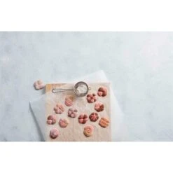 Presse à Biscuits Deux Couleurs 6 Presse à Biscuits Deux Couleurs -Fournitures Cuisine Boutique 566001 2 6 Presse a biscuits deux couleurs Betty Bossi