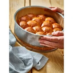 De Buyer Moule à Manqué Amovible En Inox Perforé 24 Cm Et Feuille De Cuisson Antiadhésive -Fournitures Cuisine Boutique 571005 3 1 Moule a manque amovible en inox perfore 24 cm et feuille de cuisson antiadhesive De Buyer