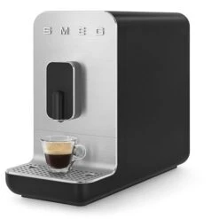 Smeg Machine à Café Avec Broyeur 19 Bars BCC01BLMEU Noir Mat